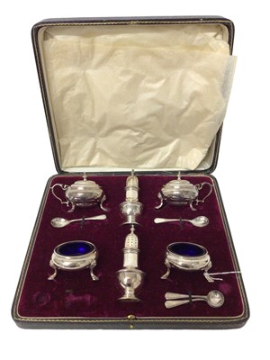 Lot 187 - Six piece silver condiment set in fitted case