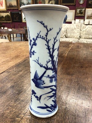 Lot 32 - Chinese blue and white beaker vase
