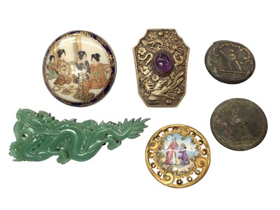 Lot 1028 - Chinese white metal clip with purple cabochon, silver mounted carved green hard stone dragon brooch, Satsuma brooch and three vintage buttons