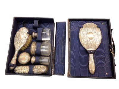 Lot 1027 - Vanity travel case containing silver mounted dressing table items