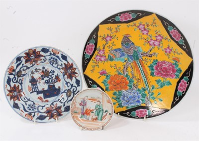 Lot 50 - 18th century Chinese Imari plate and Mandarin saucer, together with a  Japanese polychrome dish (3)