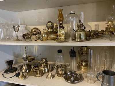 Lot 254 - Collection of oil lamps, light fittings and sundries