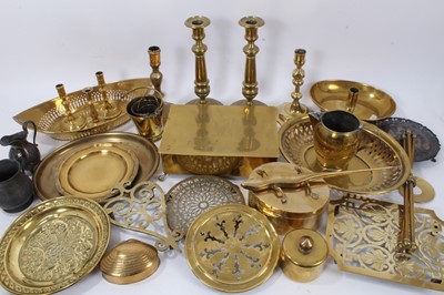 Lot 1276 - Good collection of antique brass