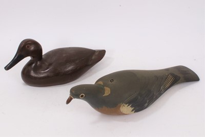 Lot 1392 - Decoy pigeon