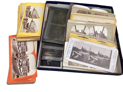 Lot 107 - Collection of 3D stereo glass slides and cards