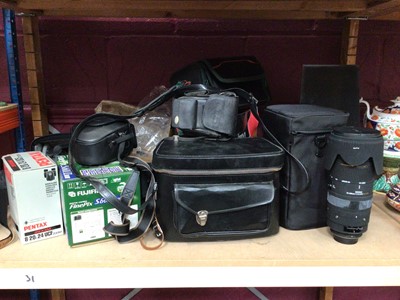 Lot 635 - Group of cameras and accessories, including a Sigma 50-500mm f/4-6.3 APO DG HSM, etc