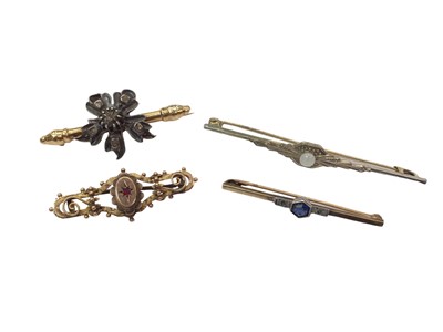 Lot 1065 - Four antique and later brooches to include Victorian 9ct gold scroll brooch, 9ct gold bar brooch with blue stone in silver setting, yellow metal bar brooch mounted with a rose cut diamond set flowe...