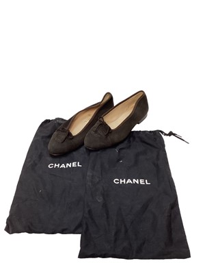 Lot 2081 - Chanel shoes in red leather with CC logo on black toe cap with soft dust bags.  Size 36 1/2.  Very slight wear on heel edge and toe cap edge, uppers very good condition.