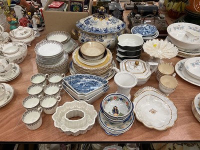 Lot 489 - 19th century Graingers Worcester teaset, Royal Worcester comport, Shelley Jelly mould, Quimper and other ceramics.