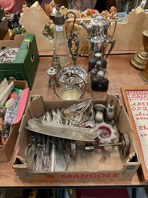 Lot 504 - Group of silver plated ware to include a cocktail shaker, cut glass claret jug, hip flasks and other items.