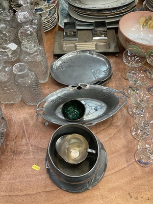 Lot 522 - Group of art nouveau metalwares to include pewter dishes and an ink stand