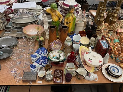 Lot 527 - Collection of mixed china and glassware to include Babycham glasses, ornaments and teaware.