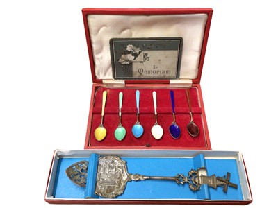Lot 27 - Set of six silver guilloche enamel coffee spoons and a Dutch silver cake slice