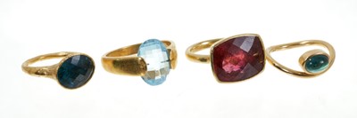 Lot 341 - 18ct gold gem set ring