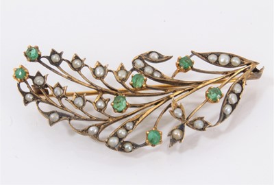 Lot 384 - Edwardian emerald and seed pearl floral spray brooch