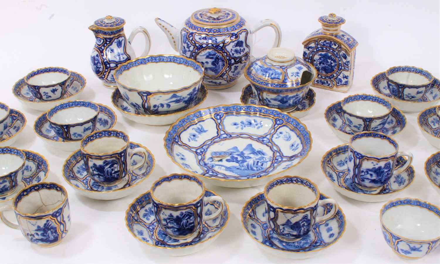 Lot 53 - Late 18th century Chinese export porcelain