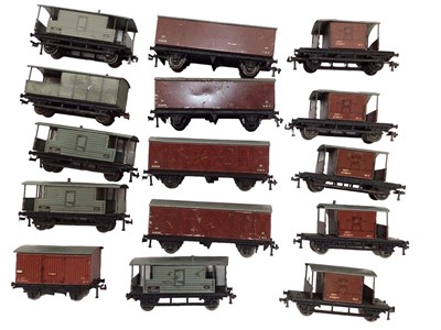 Lot 1804 - Hornby OO gauge carriages and rolling stock