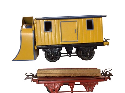 Lot 1827 - Hornby O gauge No.0 Passenger Train Set including clockwork LMS Maroon 0-4-0 tender locomotive withPullman coaches Marjorie & Viking, Hornby Series Snow Plough RS681, Guards Van RS663, Cement Wagon...