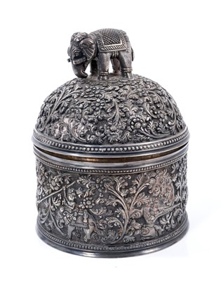 Lot 279 - Unusual Elkington silver plated pot and cover in the Indian style