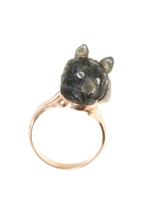 Lot 475 - Unusual carved hardstone and diamond ring in the form of a wolf's head