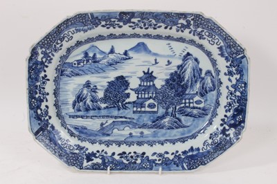 Lot 20 - 18th century Chinese blue and white platter