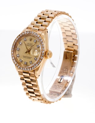 Lot 557 - Ladies Rolex 18ct yellow gold DateJust wristwatch