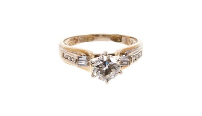 Lot 478 - Diamond single stone ring