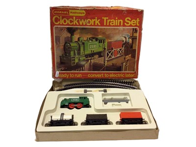 Lot 1990 - Hornby OO gauge clockwork train set including 0-4-0 locomotive 7321 with two keys, open wagon, van and tank wagon, boxed, RS 692 (Level Crossing Missing)