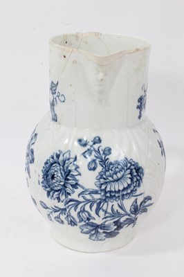 Lot 4 - 18th century Worcester blue and white Pinecone pattern plate, with scalloped edge, together with a Worcester blue and white cabbage leaf jug (2)