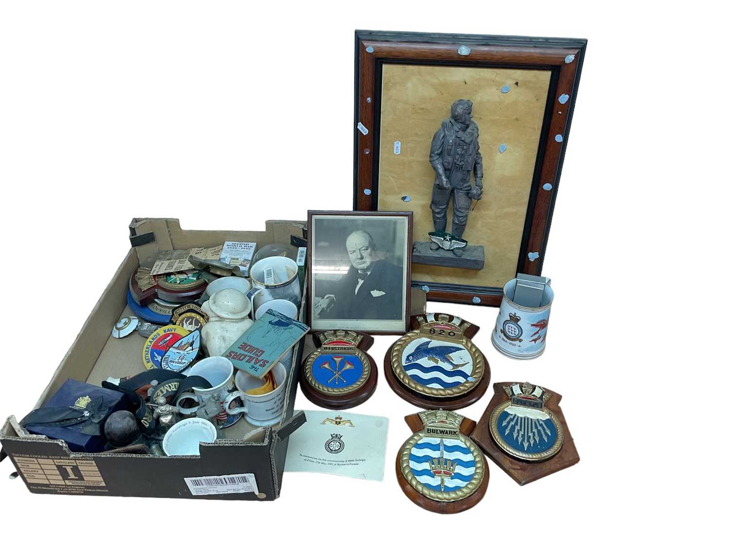 Lot 738 - Collection of military related collectables