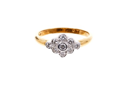 Lot 470 - Diamond cluster ring