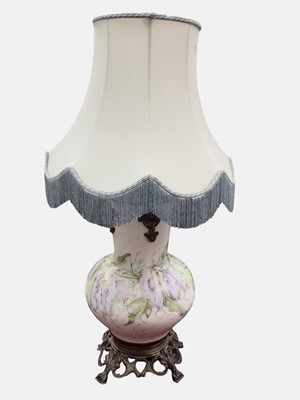 Lot 734 - Decorative early 20th century Continental porcelain and metal lamp with shade