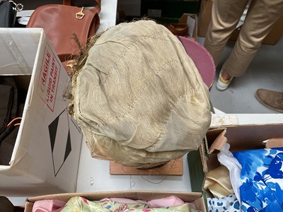 Lot 2145 - 1920s mannequin wig