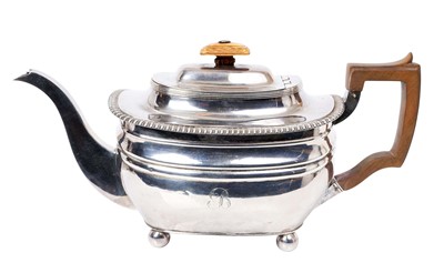 Lot 241 - Georgian silver teapot with ivory knop