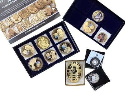 Lot 455 - G.B. - Hattons of London three tray sovereign cabinet (N.B. With irregular fitting top tray) 'Booklets on the Subject of Gold Sovereigns' - Complete Designs Collection' (N.B. Including Certificates...