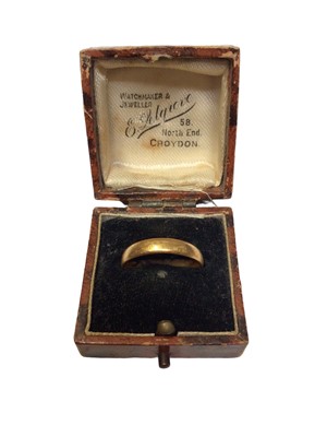 Lot 130 - 22ct gold wedding ring (Birmingham 1930), size K½