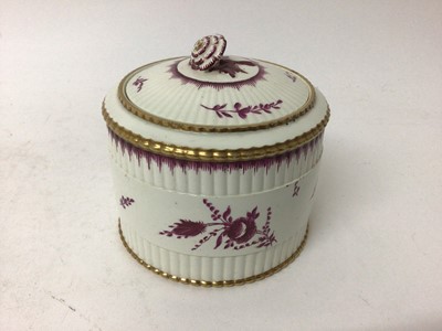 Lot 33 - Late 18th century Wedgwood creamware pot and cover of cylindrical form