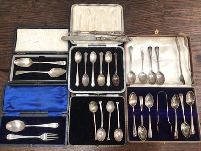 Lot 150 - Cased sets of silver spoons and other silver flatware