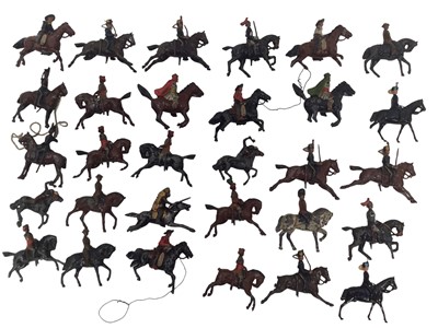 Lot 1905 - Selection of lead soldiers including mounted camel riders, cavalary and infantry ( qty)