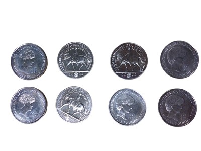 Lot 548 - G.B. - Mixed coins to include a small quantity of silver, cupro-nickel £5's & other issues