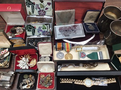 Lot 165 - Lot costume jewellery, watches and sundries