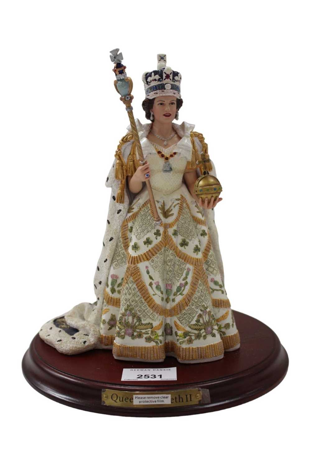 Lot 2531 - Danbury Mint sculpture of Queen Elizabeth II