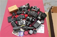 Lot 2920 - Cameraseras and lenses selection including...