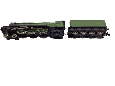 Lot 1980 - Trix OO gauge LNER 4-6-2 tender locomotive "A H Peppercorn" 525, boxed 1186 and LNER 4-6-2 tender locomotive "Flying Scotsman" 4472, box 1180 (2)