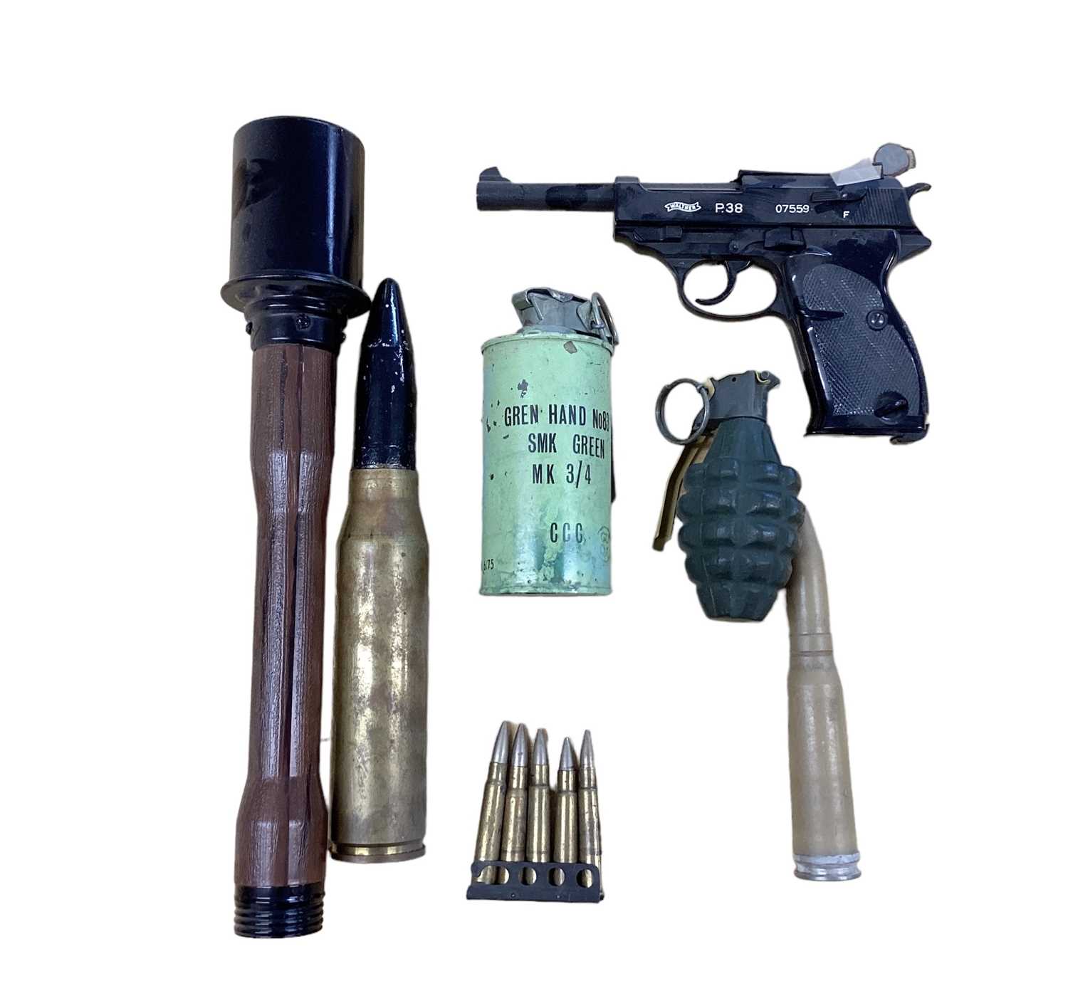 Lot 670 - Three boxes of brass military shell and