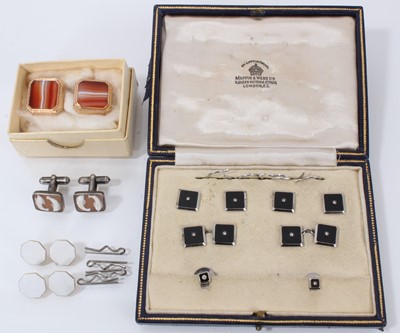 Lot 404 - Set of Art Deco 9ct white gold and onyx cufflinks and dress studs set with single cut diamond to the centres