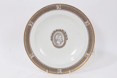 Lot 72 - A Vienna plate, in Neoclassical style, circa 1775