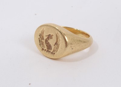 Lot 642 - Douglas Wilmer's gold signet ring