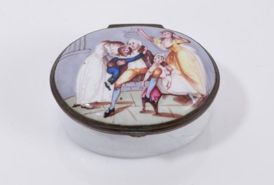 Lot 725 - A George III oval enamel patch box