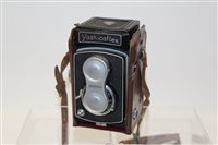 Lot 2746 - Yashicaflex TLR Camerasera in leather case